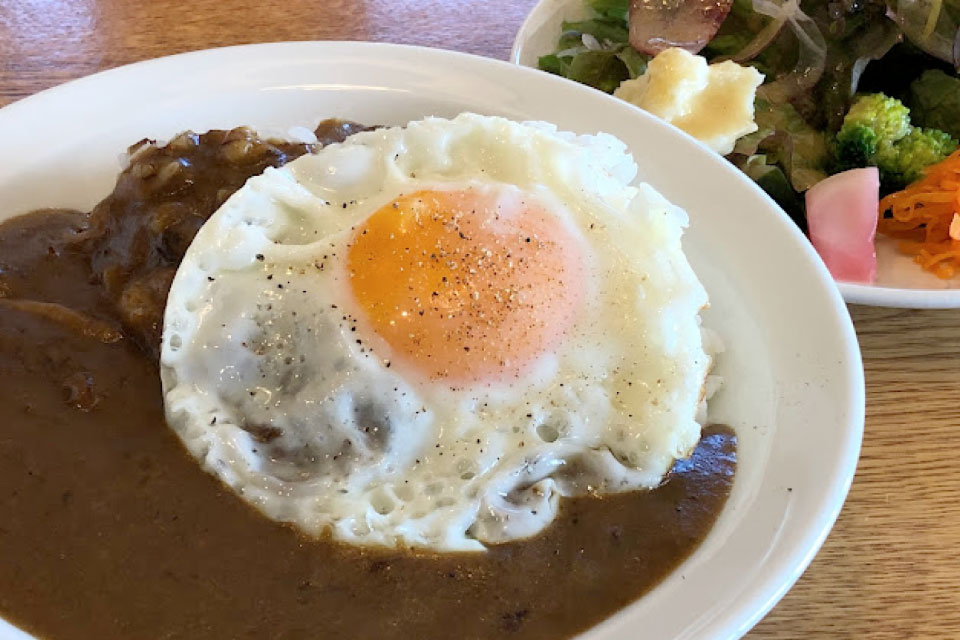 目玉焼きカレー丼