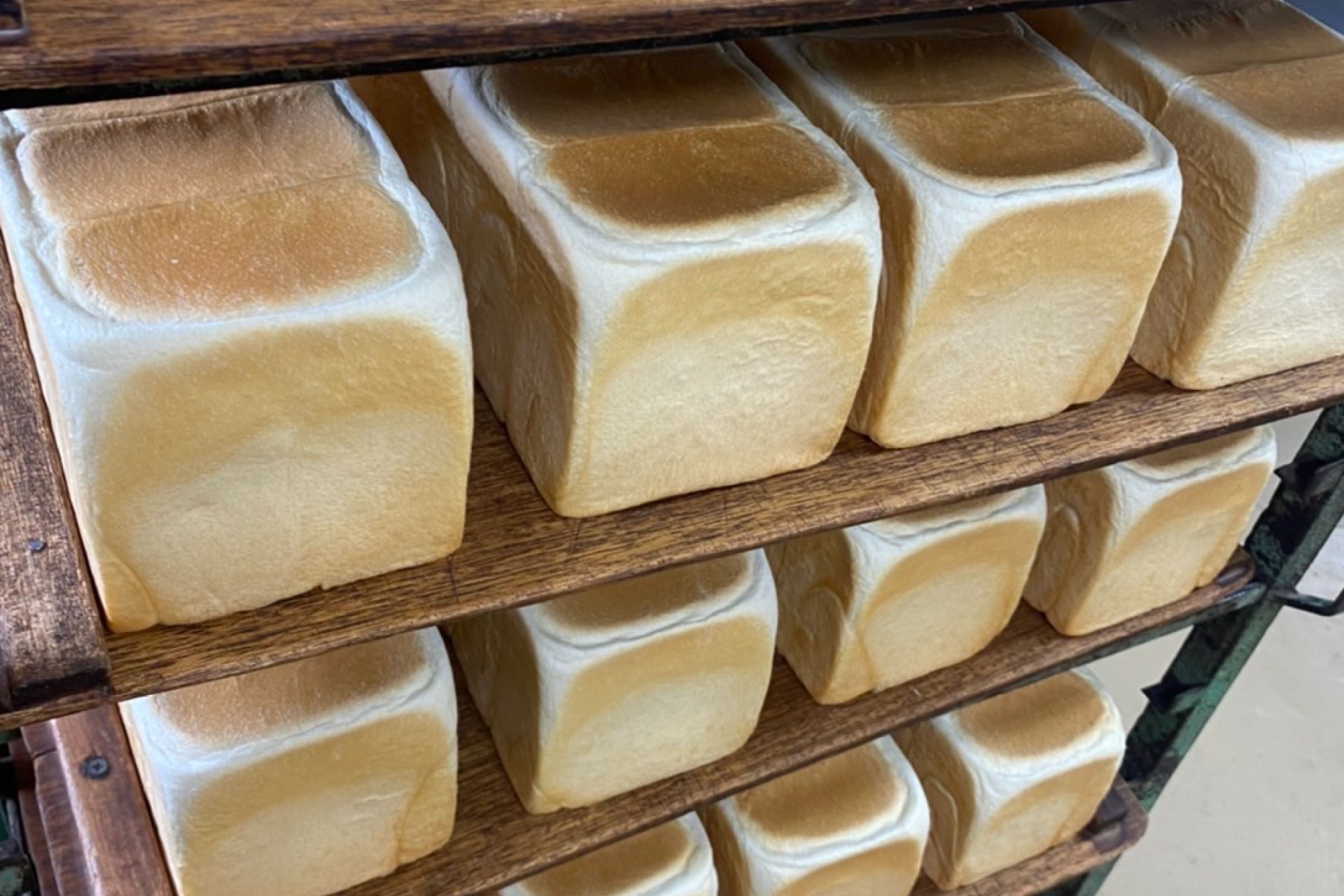 安都玉製パン